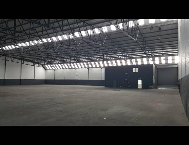 1,860M² FACTORY TO LET IN KILLARNEY GARDENS